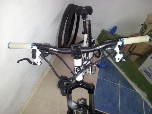 Bicicleta berg trailrock 5. 0r doble suspension