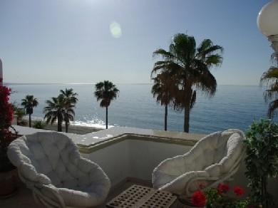 Apartamento con 3 dormitorios se vende en Estepona, Costa del Sol