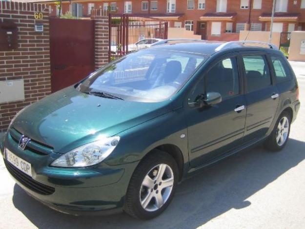 Comprar coche Peugeot SW '03 en Madrid