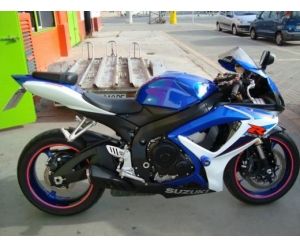 SUZUKI GSX R600