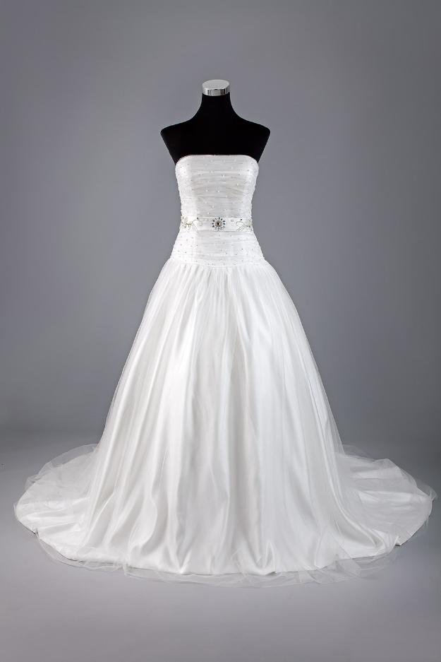 Vestidos de novia. Stock por cierre.
