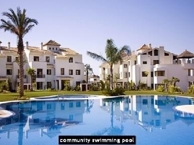 Apartamento con 2 dormitorios se vende en Benahavis, Costa del Sol