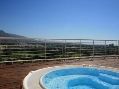 Apartamento con 3 dormitorios se vende en Marbella, Costa del Sol
