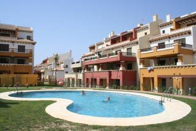 Apartment -golf or beach sleeps 6