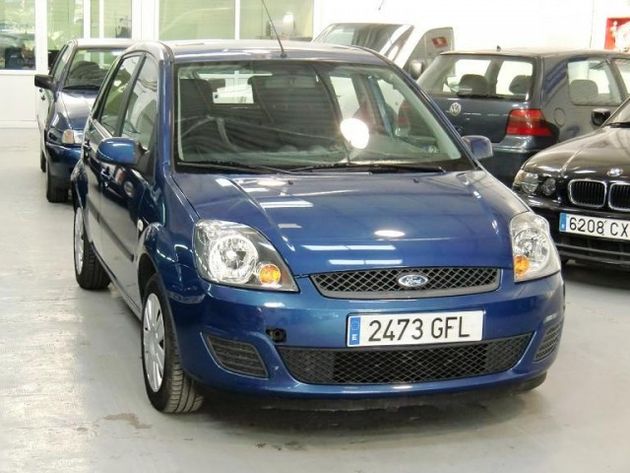 FORD FIESTA FUTURA 1.4i 80cv - 19.000kms - www.catalana-auto.com