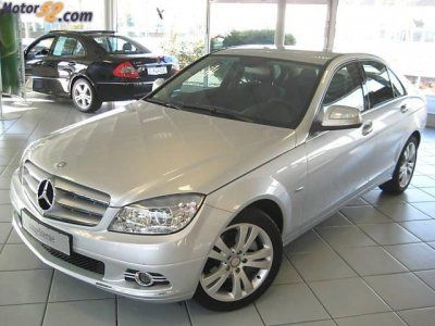 MERCEDES CLASE C 200 KOMPRESSOR AVANTGARDE  MODELO NUEVO!!  SOLO 7.000 KM!! - Barcelona