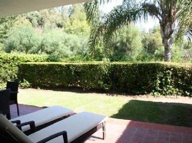 Apartamento con 3 dormitorios se vende en Marbella, Costa del Sol