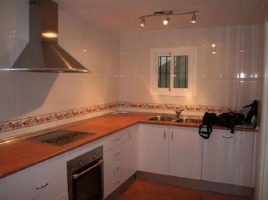 Apartamento con 3 dormitorios se vende en Marbella, Costa del Sol