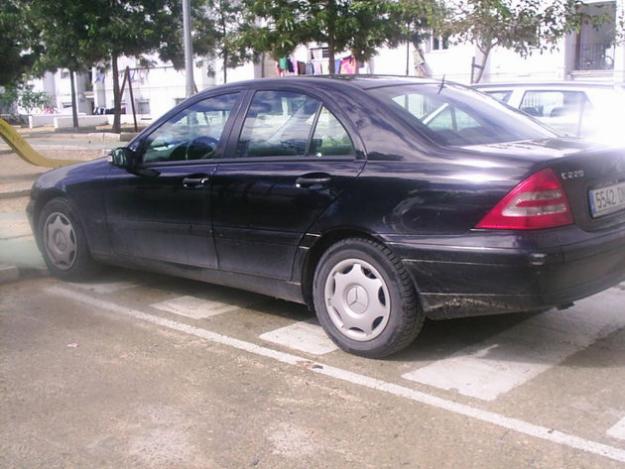 SE VENDE MERCEDES BENZ