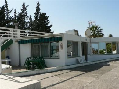 Chalet con 2 dormitorios se vende en Marbella, Costa del Sol