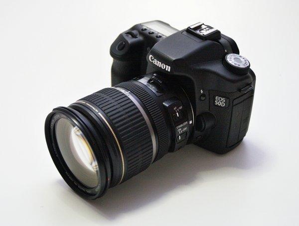 Vendo canon 50D como nueva con su caja en perfecto estado (375 euros), puedo venderla con