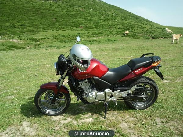 se vende Honda CBF 500 aÃ±o 2007 -- 3.000 â‚¬ 18.000 km regalo cascos (Aguilar de campoo) - Palencia