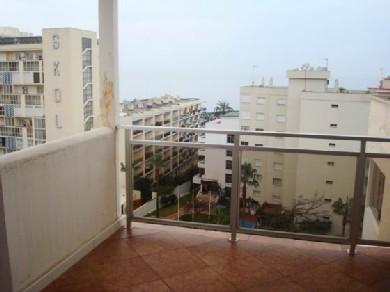 Apartamento con 2 dormitorios se vende en Marbella, Costa del Sol