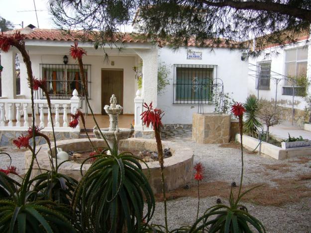 VENDO CHALET EN SAN VICENTE (JUNTO ALICANTE)