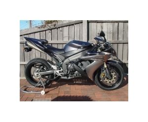 YAMAHA YZF R1
