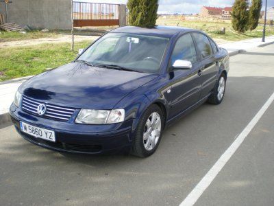 VOLKSWAGEN PASSAT TRENDLINE - MADRID