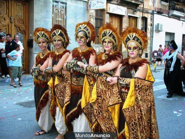 VENDEMOS FILÀ DE 6 TRAJES MOROS PARA MUJER