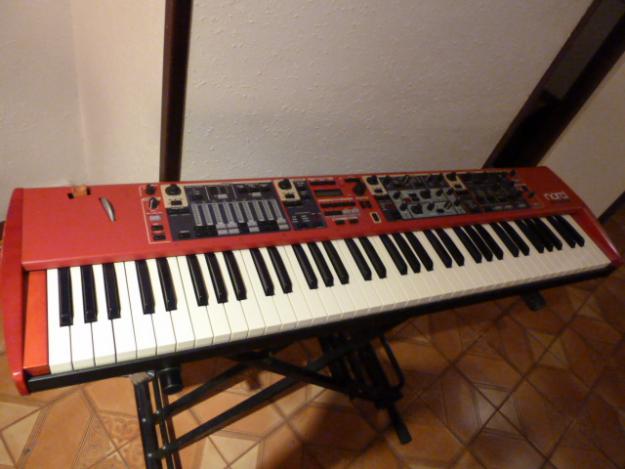 Nord Stage Compact con flightcase