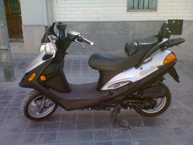 se vende scooter kymco dink 50cc impecable