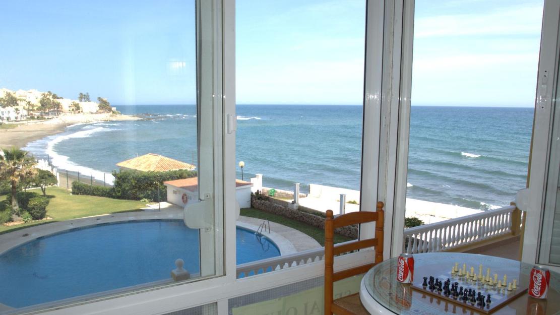 Estudio en 1ª línea de playa, entre Fuengirola y Marbella