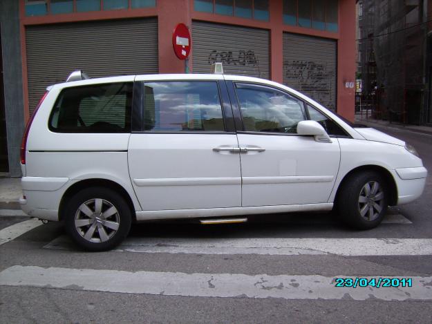 Vendo  Citroën C8  Premier  115cv  adaptado para llevar silla de ruedas