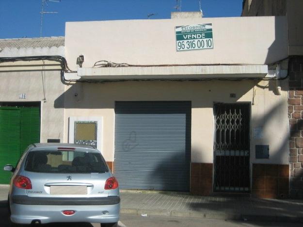 Casa Antigua para reformar ubicada en zona muy centrica de Burjassot