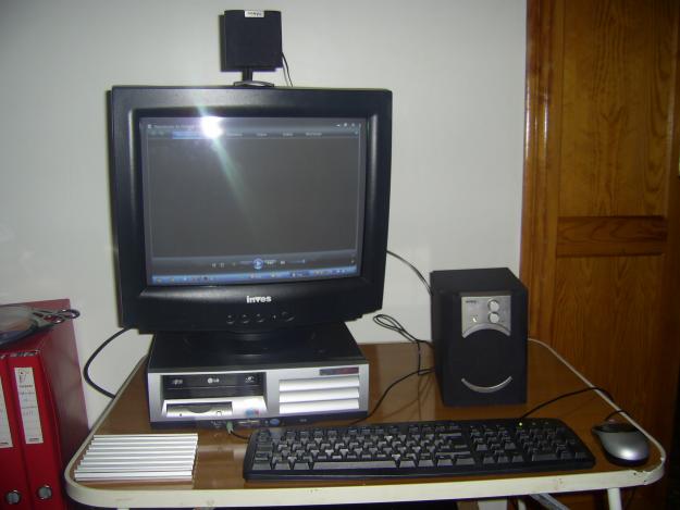 ordenador con complemeton y juegos