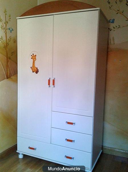 Vendo dormitorio infantil: cuna, cómoda y armario