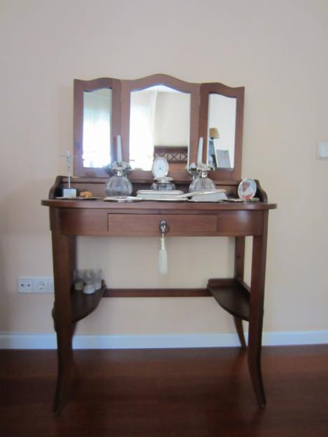 Mobiliario y objetos de decoración perfecto estado