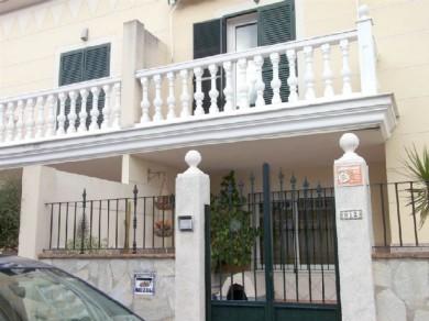 Adosado con 4 dormitorios se vende en Fuengirola, Costa del Sol