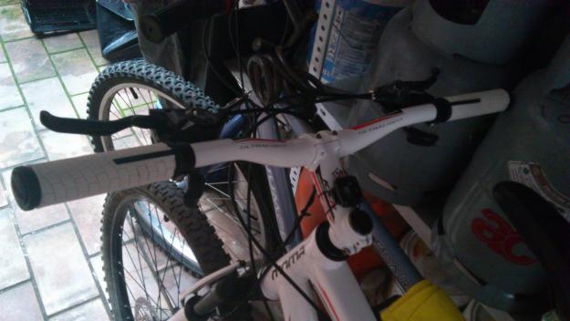 se vende bicicleta de montaña