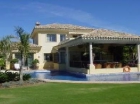 Chalet con 5 dormitorios se vende en Marbella, Costa del Sol - mejor precio | unprecio.es