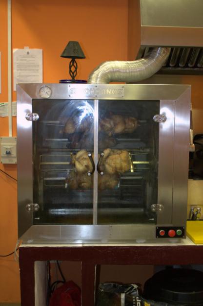 Horno asadero de pollos al carbon