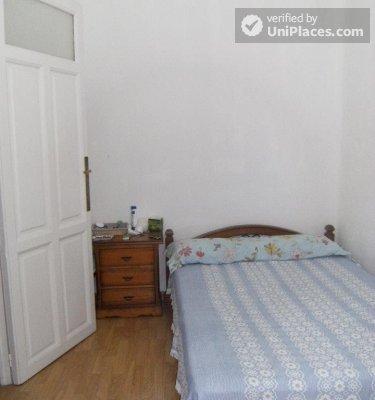 Rooms available - 5-Bedroom apartment in the Almagro neighbourhood of Madrid