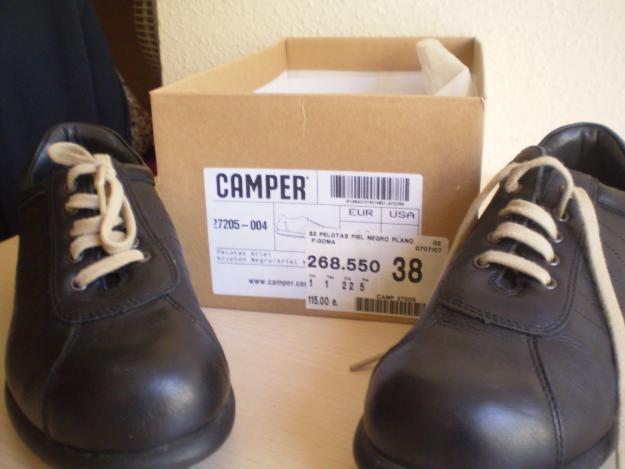 Zapatos de piel negro Camper