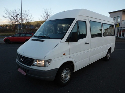 Mercedes-Benz Sprinter 210 D 2.9l 9 plazas