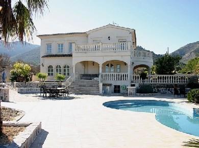 Chalet con 4 dormitorios se vende en Lliber