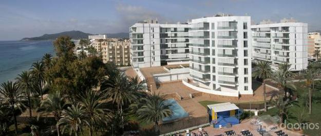 VENDO PISO EN IBIZA. ALTO STANDING CON VISTAS AL MAR, PRIMERISIMA LINEA DE PLAYA D’EN BOSSA.