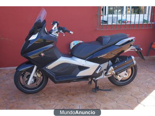 reestrena gilera gp 800