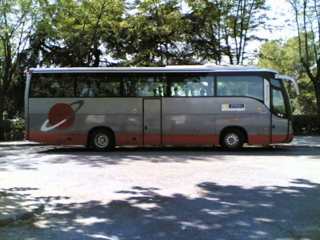 VENDO AUTOCAR VOLVO 420