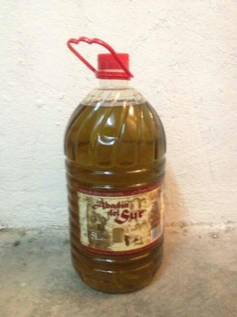 Aceite de oliva virgen extra de Canena. Jaen