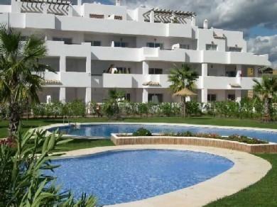 Apartamento con 4 dormitorios se vende en Estepona, Costa del Sol