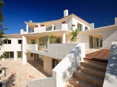 Chalet con 7 dormitorios se vende en Marbella, Costa del Sol