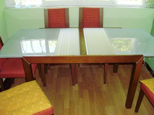 VENDO MESA DE COMEDOR Y 6 SILLAS