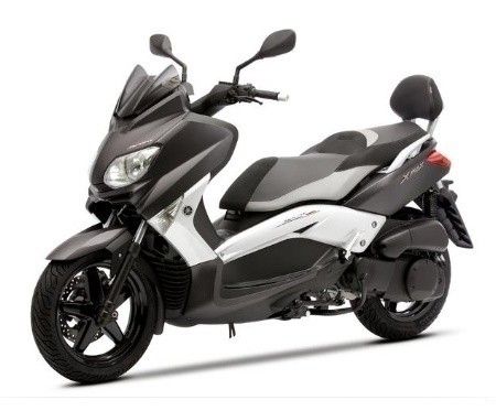 YAMAHA X-MAX 125
