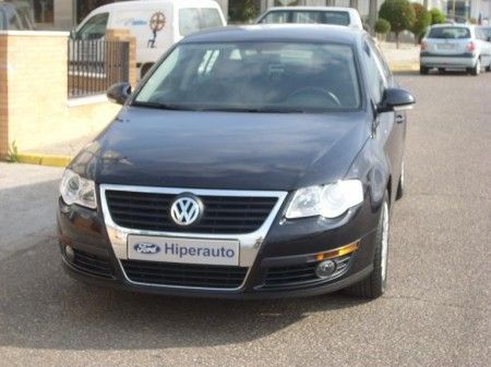 VOLKSWAGEN PASSAT 2.0 TDI 140CV TRENDLINE - Sevilla