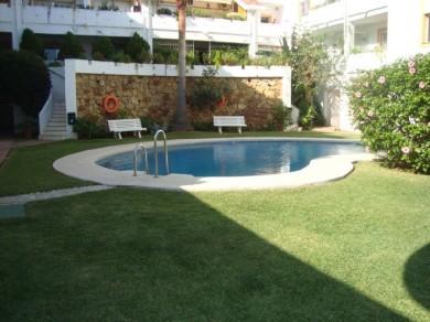 Apartamento con 2 dormitorios se vende en Marbella, Costa del Sol