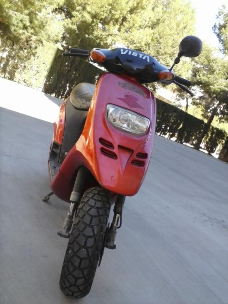 Piaggio thypon color granate