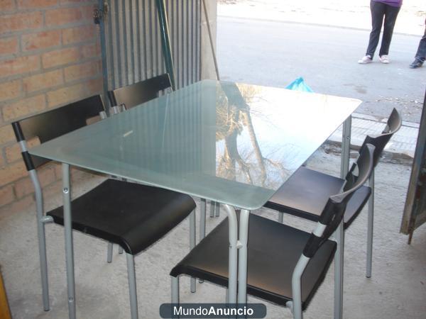 MESA,4 SILLAS Y UN SOFA MECEDORA DE RINCON 80 EUROS