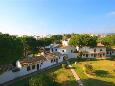 Adosado con 3 dormitorios se vende en Marbella, Costa del Sol